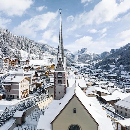 Charme Hotel Uridl Santa Cristina Val Gardena ภายนอก รูปภาพ