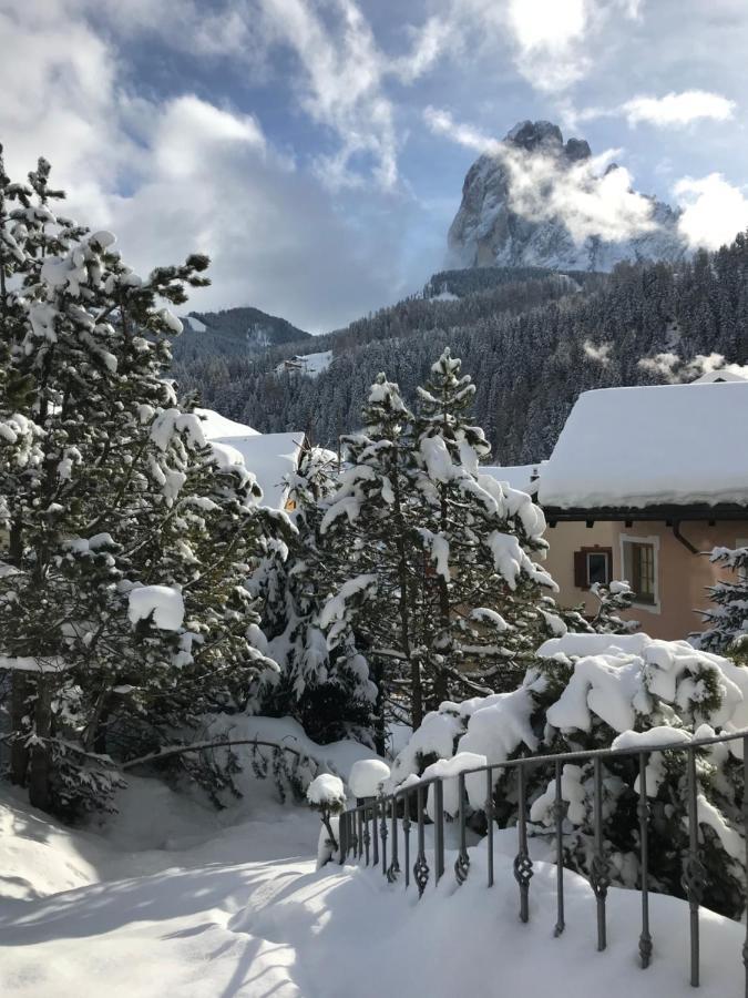 Charme Hotel Uridl Santa Cristina Val Gardena ภายนอก รูปภาพ
