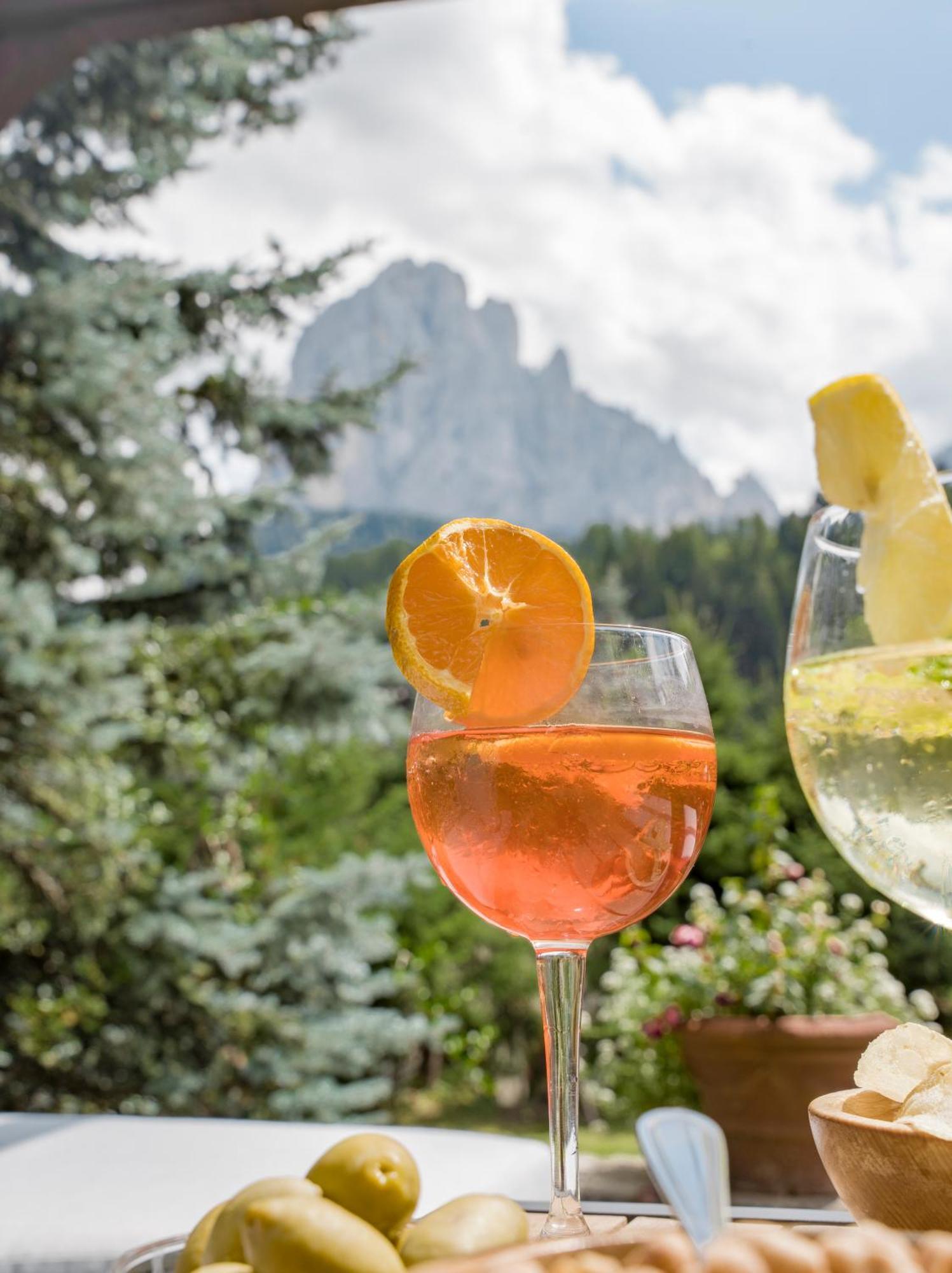 Charme Hotel Uridl Santa Cristina Val Gardena ภายนอก รูปภาพ