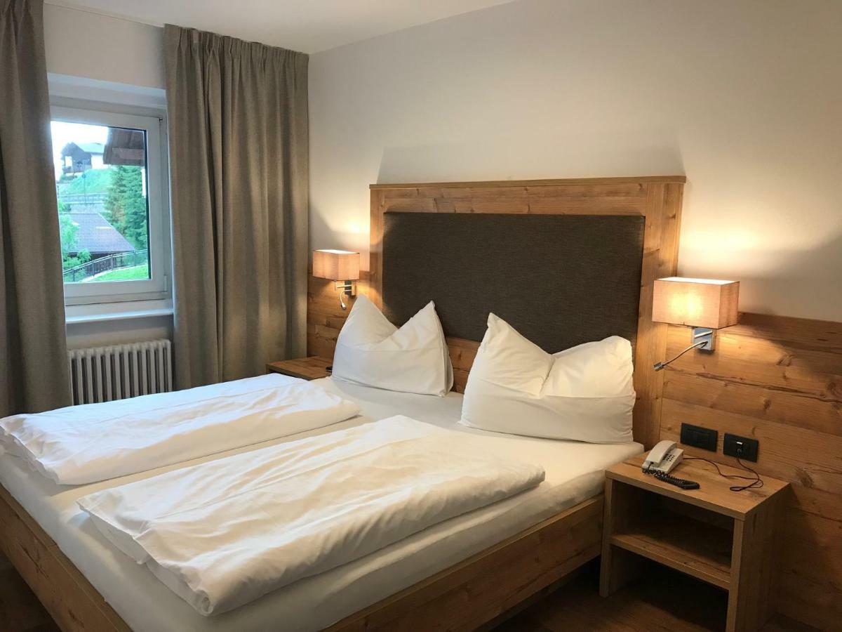 Charme Hotel Uridl Santa Cristina Val Gardena ภายนอก รูปภาพ