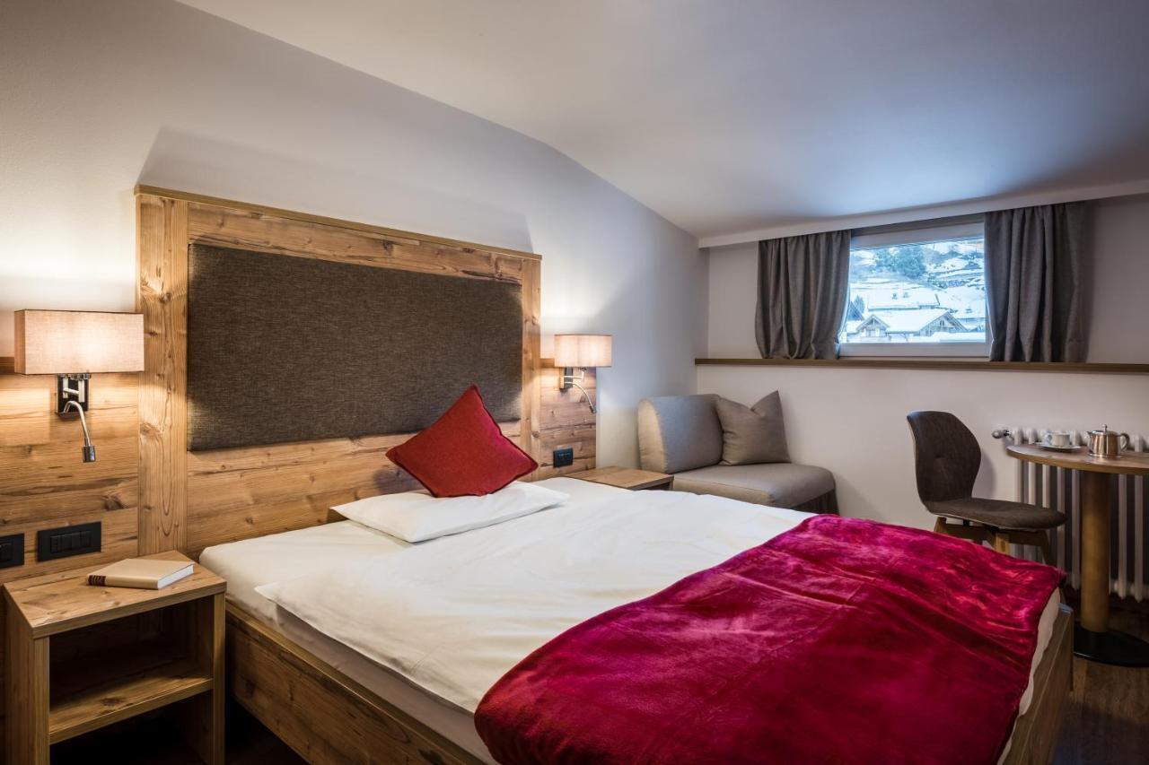 Charme Hotel Uridl Santa Cristina Val Gardena ภายนอก รูปภาพ