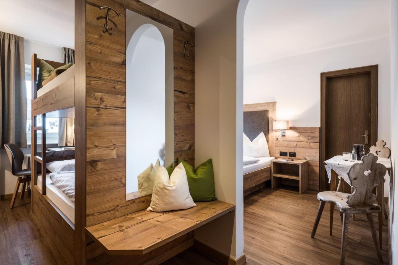 Charme Hotel Uridl Santa Cristina Val Gardena ภายนอก รูปภาพ