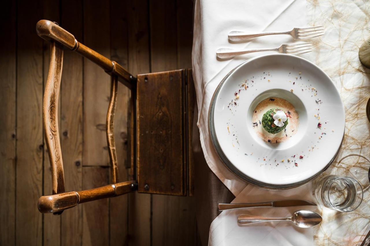 Charme Hotel Uridl Santa Cristina Val Gardena ภายนอก รูปภาพ