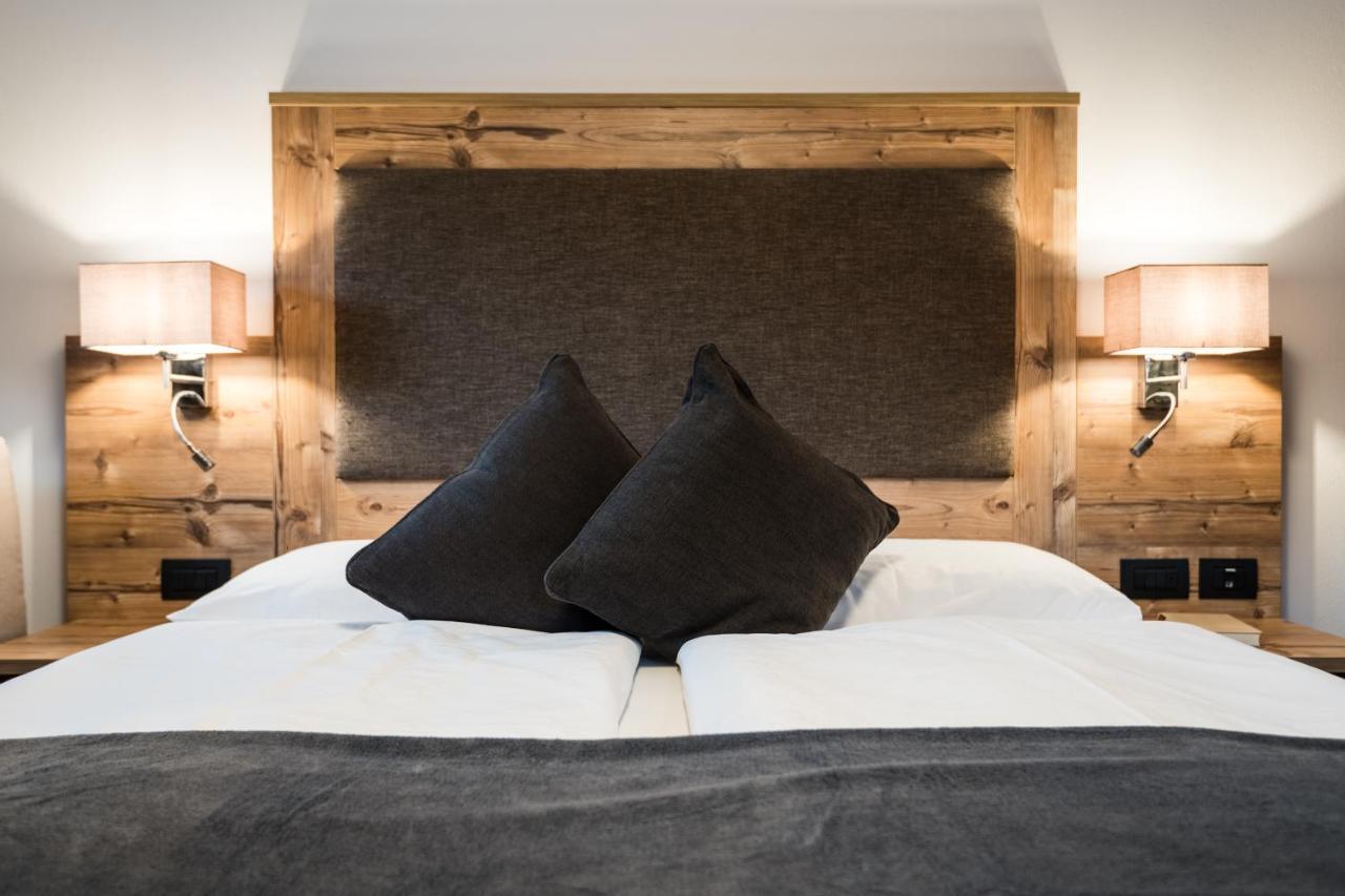 Charme Hotel Uridl Santa Cristina Val Gardena ภายนอก รูปภาพ