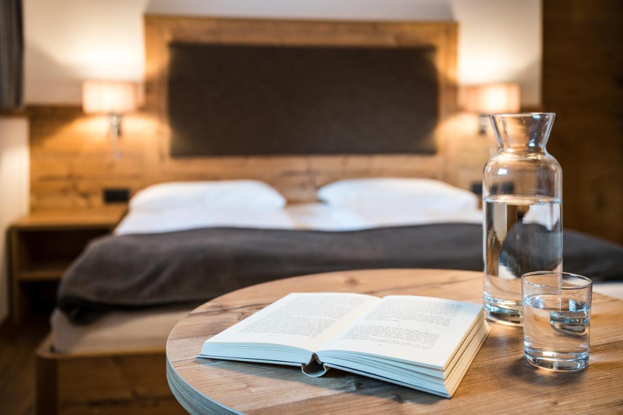Charme Hotel Uridl Santa Cristina Val Gardena ภายนอก รูปภาพ